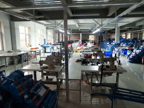 定制工作服酒店裝,蘭州大型服裝廠,服裝生產(chǎn)工藝之鎖眼釘扣